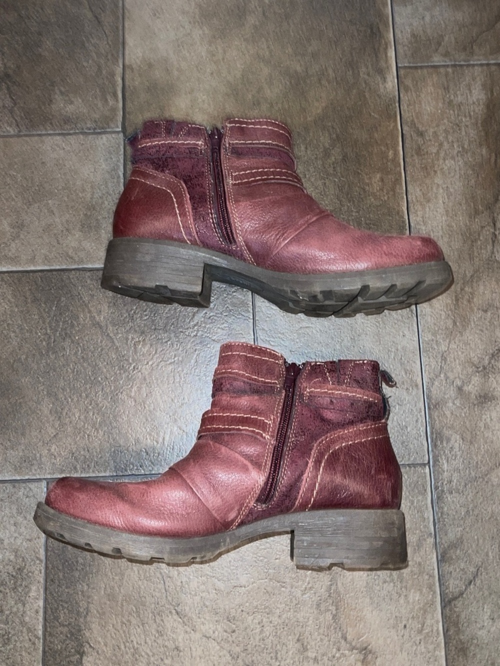 Born Orginal Leather Strap Bucket Side Zip Ankle Boot in Merlot Size 9 - Picture 4 of 8